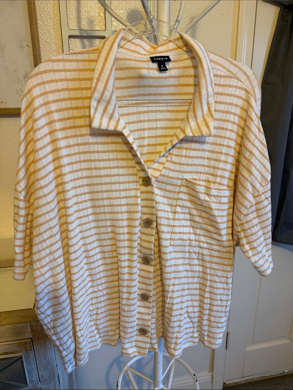 torrid Cream and Tan Striped Short Sleeve Button-Up Shirt